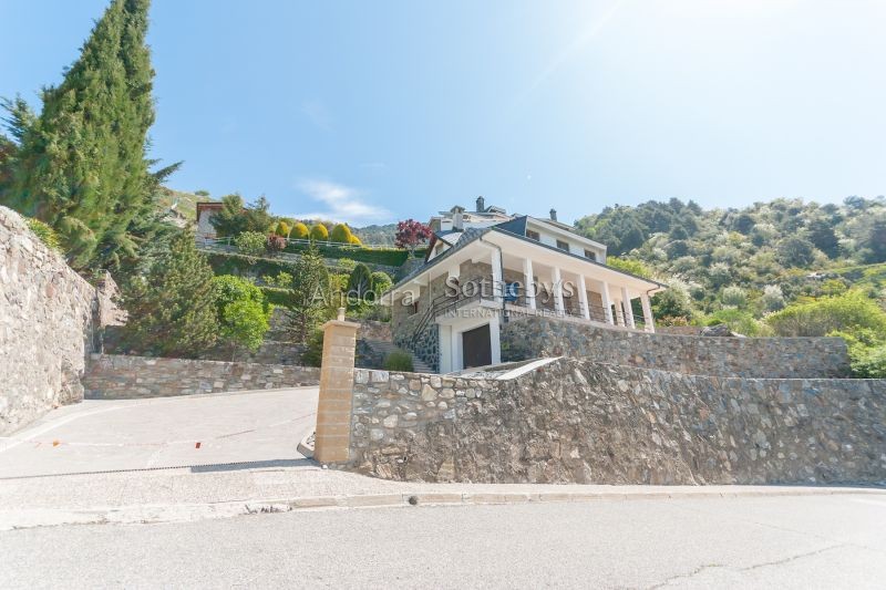 rustic house on sale in Certers real estate agency certers
