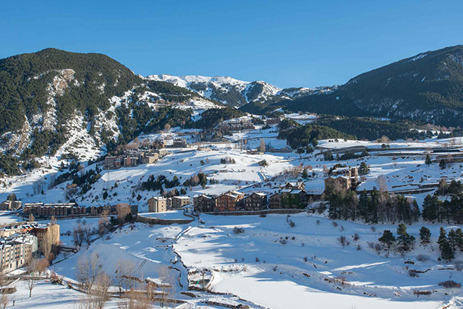 Vivre à El Forn, maisons et appartements à vendre Vues de El forn et grandvalira