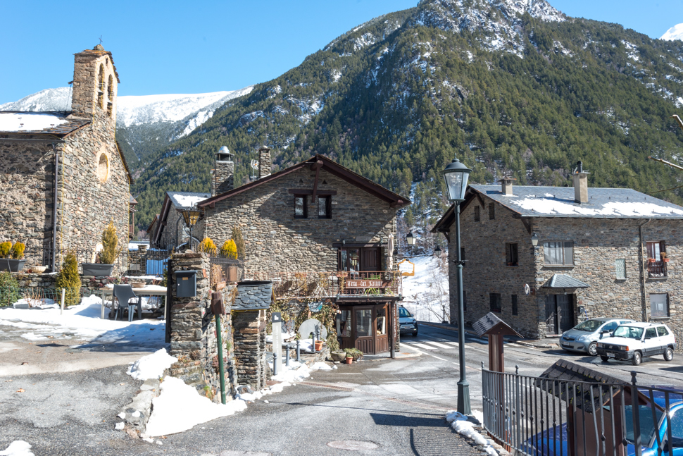 Acheter un terrain urbain ou une propriété à Llorts agence immobilière llorts Andorre